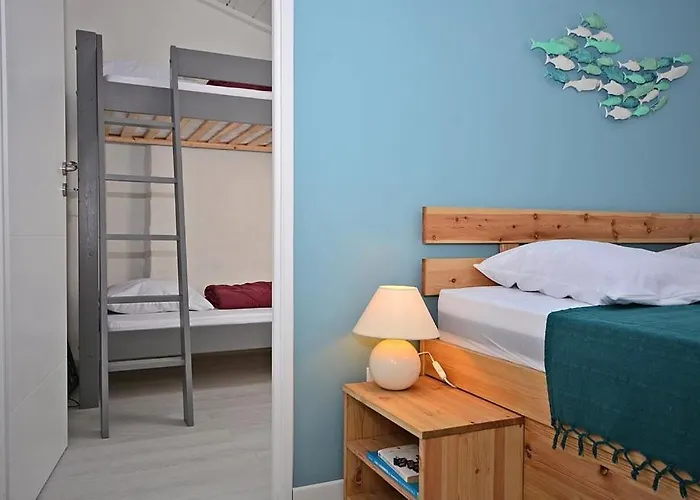 Villa Maison 4 Pieces Mezzanine Oleron 6 Couchages Saint Georges D'oleron Sgo000-009 *